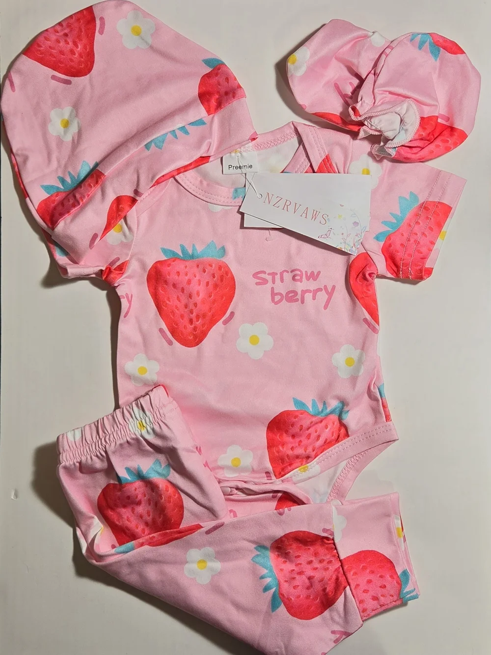 NZRVAWS Preemie Baby Girl 4-Piece Strawberry Floral Outfit Set Onesie Hat Mitten